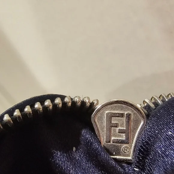 ***SOLD!!*** Fendi Zucca Totebag! COA included - Picture 2 of 13